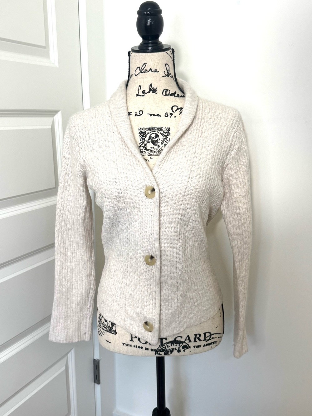 Vince Cream Beige Wool Cashmere Ribbed Cardigan Sweater Quiet Luxury Fisherman